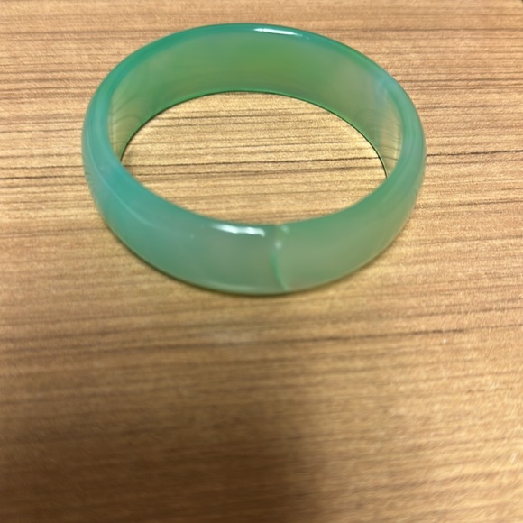 Hand-Carved Natural Jade Bracelet - Picture 4 of 4